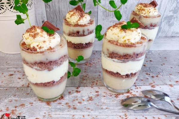 DESER BUDYNIOWO- BANANOWY ZE ŚMIETANĄ I CZEKOLADĄ