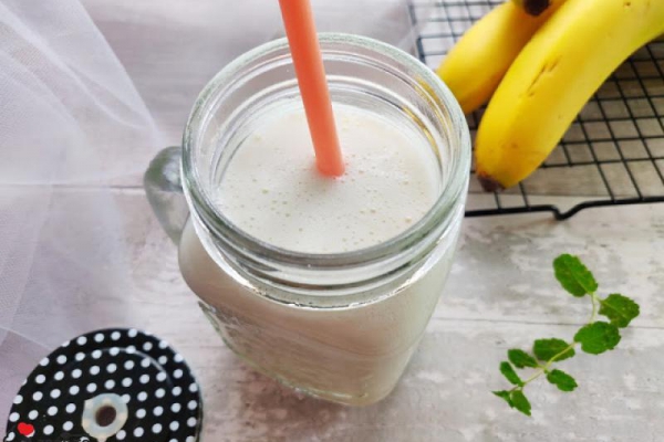 BANANOWY KOKTAJL WYSOKOBIAŁKOWY- TYLKO 200 KCAL
