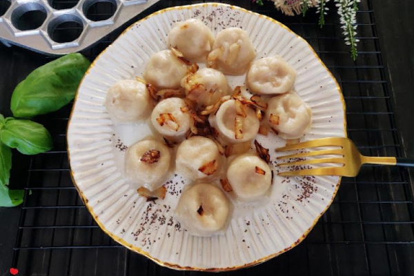 MINI PIEROŻKI Z MIĘSEM Z ROSOŁU