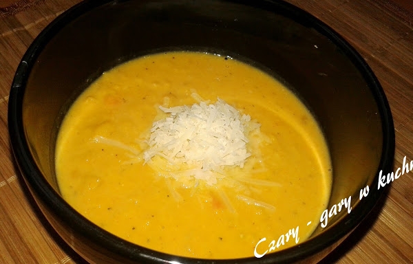Zupa z kukurydzy i marchewki