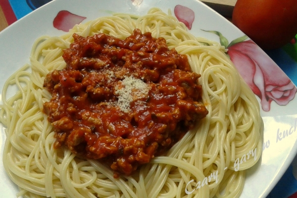 Spaghetti bolognese (ze świeżych pomidorów)