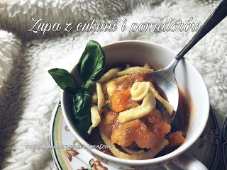 Zupa z cukini i pomidorów