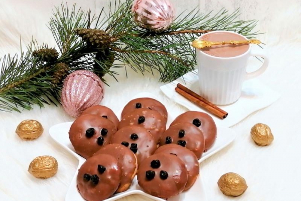 Ciasteczka z kandyzowaną czarną porzeczką i polewą czekoladową-bardzo kruche