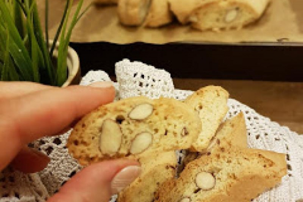 Cantuccini - proste i pyszne ciastka z Toskanii