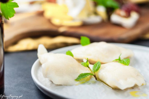 Pierogi z łososiem i serem
