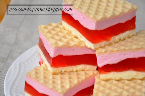 Wafle z pianką i galaretką