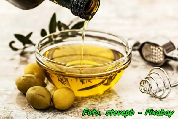 Co zrobić, aby oliwa z oliwek była dłużej świeża i klarowna.