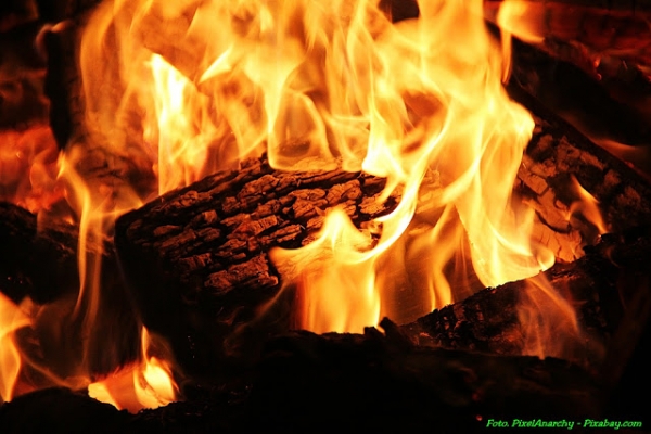 Jak łatwiej rozpalić drewno na grillu.