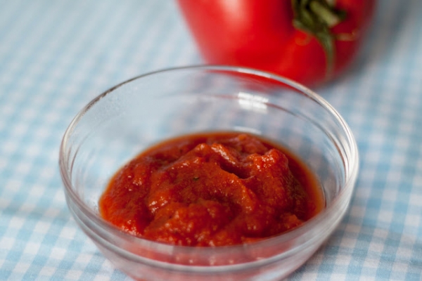 Ketchup pomidorowy z cukinią i octem winnym