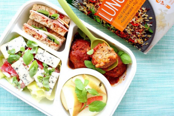 Zdrowy i syty lunch mix. Propozycja na danie w pudełku.
