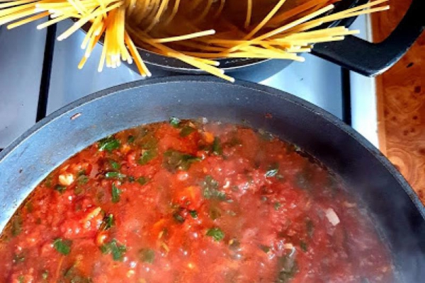Spaghetti z pomidorami
