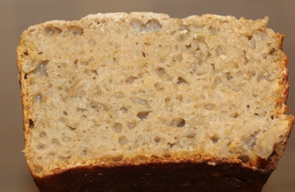 Chleb orkiszowo-żytni na zakwasie.