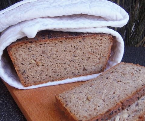 Chleb razowy na zaczynie z czerstwego chleba z dodatkiem mąki z pszenicy Durum