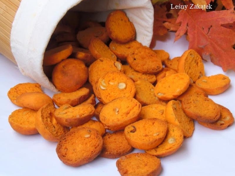 Doskonałe pomidorowe sucharki z orzechami