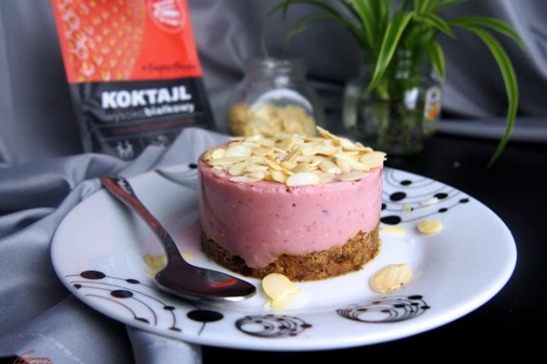 Truskawkowa proteinka - pyszny fit deser