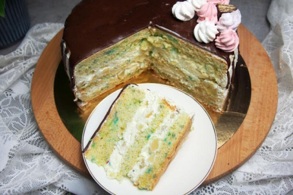 Prosty tort gruszkowy