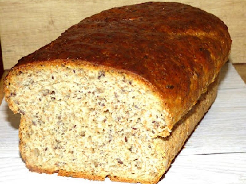 Chleb z ziarnami
