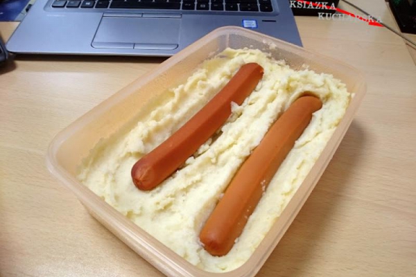 Parówki z puree chrzanowym