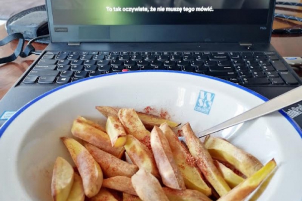 Pieczone frytki ze specjalną posypką