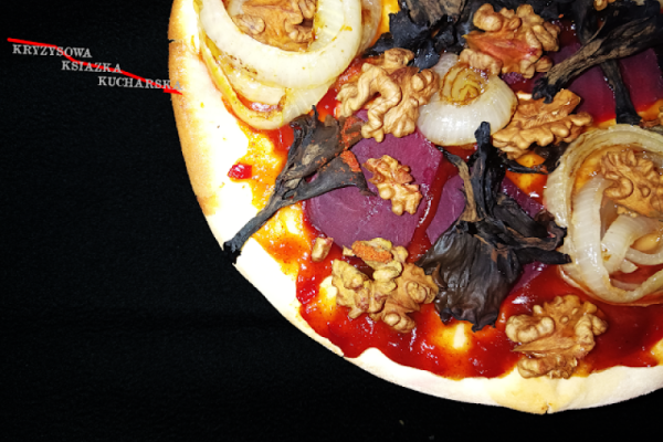 Pizza jesienna z trąbkami śmierci