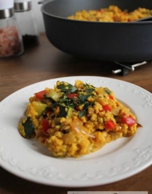 Kasza jaglana z warzywami w curry