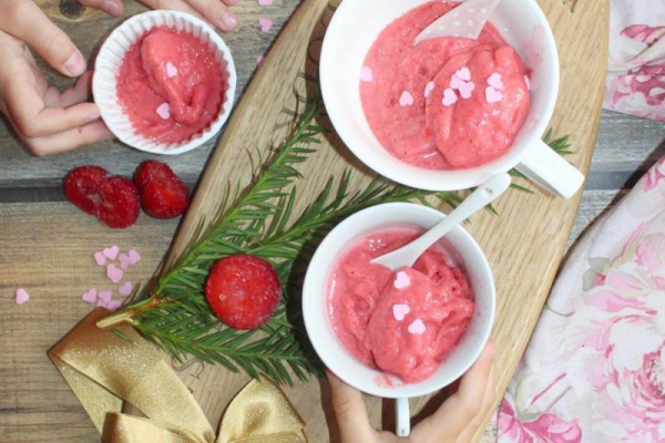 Najłatwiejsze lody truskawkowe