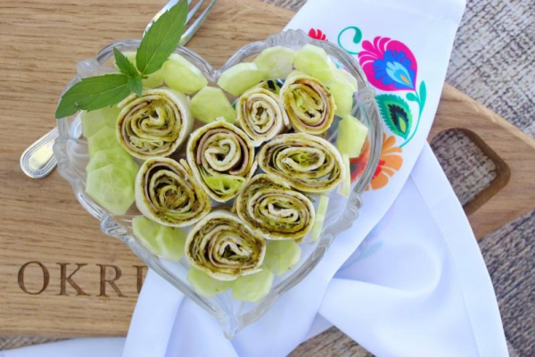 Roladki z tortilli z zielonym pesto – szybka przekąska