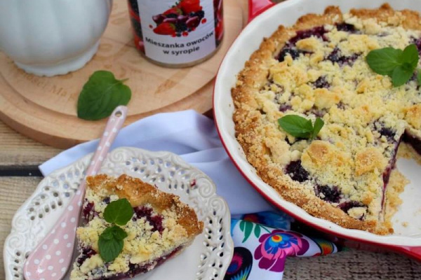 Tarta z owocami i kruszonką