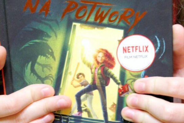 Polowanie na potwory Poradnik dla babysitterek. Tom 1 – recenzja książki Joe Ballarini
