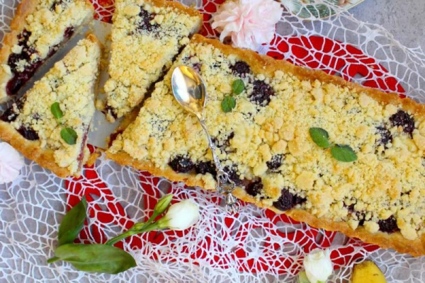 Tarta wiśniowo-bananowa – szybki przepis