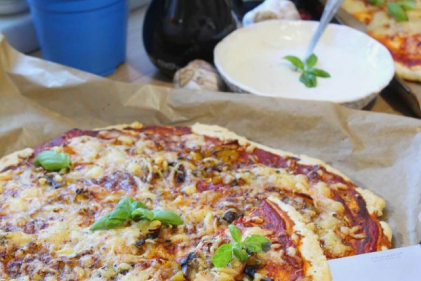 Pizza rodzinna – dwie wersje