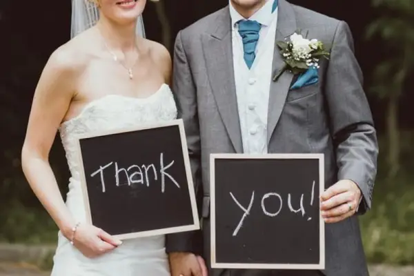 Podziękowania ślubne dla rodziców – jaki prezent kupić?
