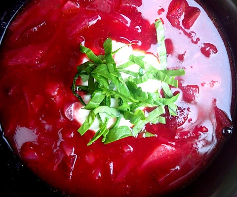 Zupa z fioletowych warzyw – a la barszcz ukraiński