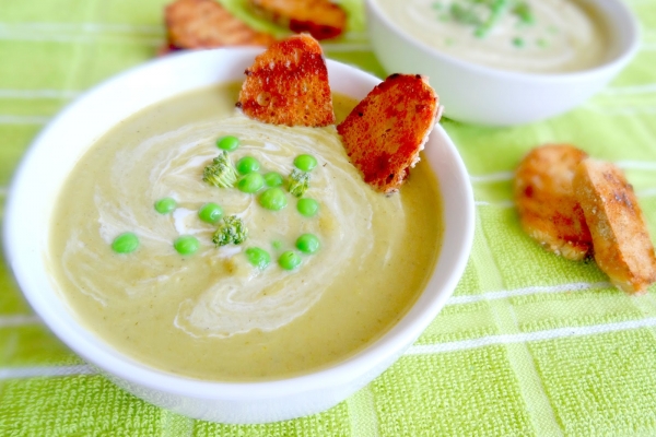 Zupa- krem z brokułów i zielonego groszku
