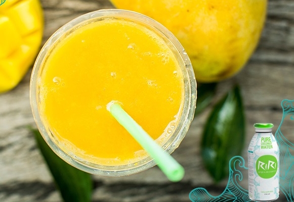 mango + pomarańcza + cytryna + woda kokosowa
