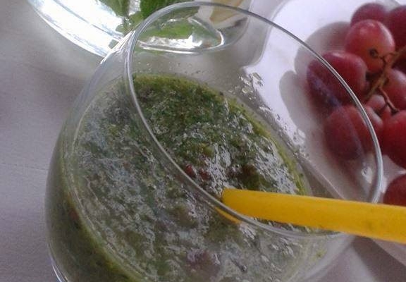 seler naciowy + roszponka + kiwi + winogrona