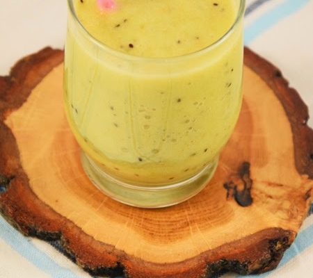 Smoothie banan, kiwi i siemię lniane