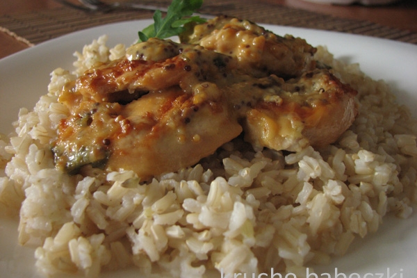 Kurczak w sosie śmietanowo - musztardowym i ryżem naturalnym Halina