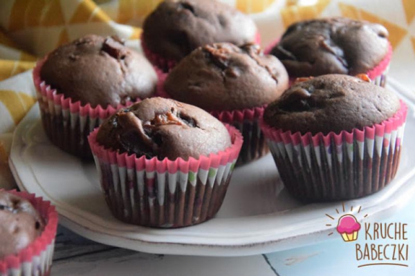 Muffiny z kremem czekoladowym i śliwkami