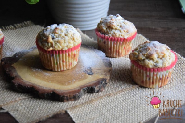 Muffiny na kefirze z jabłkiem i żurawiną