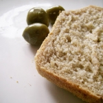 Chlebek z oliwkami