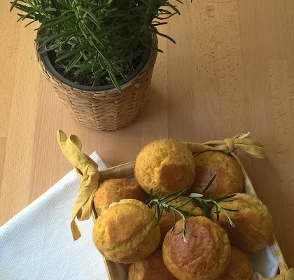 Bułeczki muffinki z rozmarynem (Panini al rosmarino)