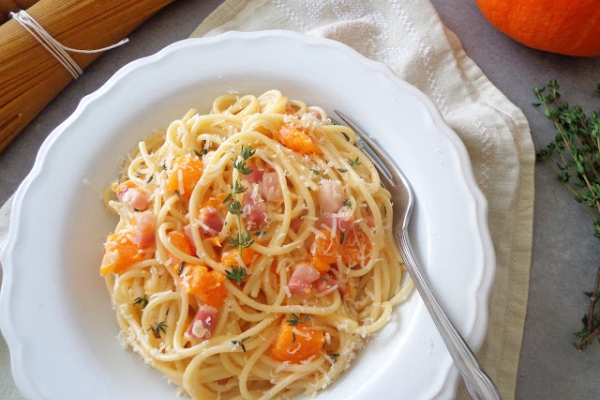 Spaghetti alla carbonara z dynią i boczkiem (Spaghetti alla carbonara con zucca e pancetta)