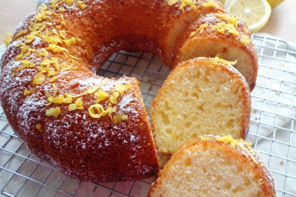 Cytrynowa babka z mascarpone (Ciambellone al limone e mascarpone)