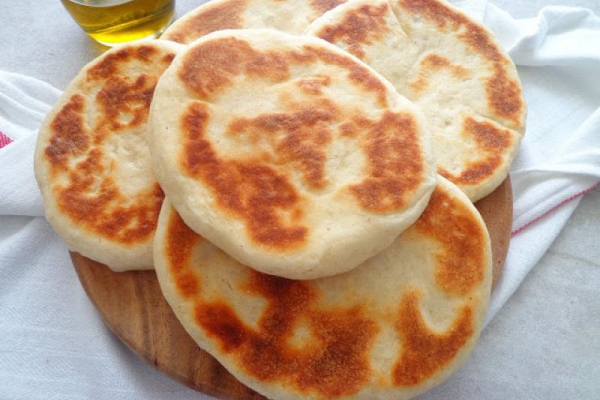 Focaccia z patelni na jogurcie (Focaccia in padella con yogurt)