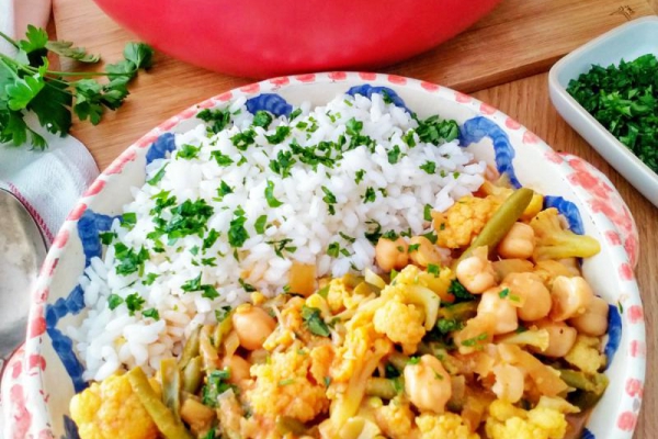 Curry z kalafiorem i ciecierzycą (Curry di ceci e cavolfiore)