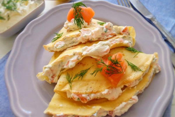 Naleśniki z wędzonym łososiem (Crespelle al salmone affumicato)