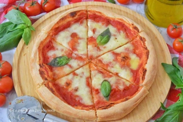 Pizza margherita i przepis nr. 1000 na blogu