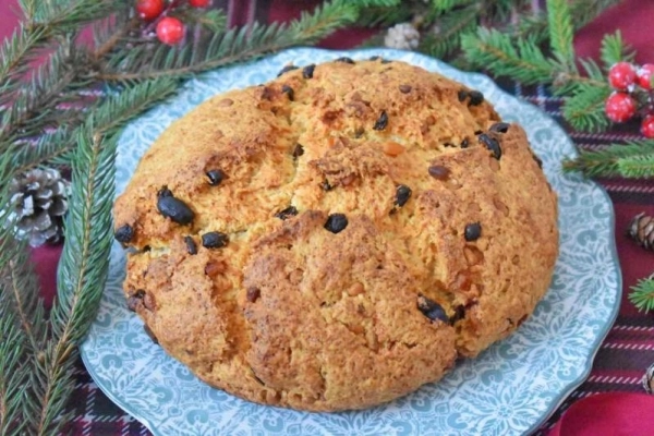 Świąteczny chlebek bakaliowy – „Pandolce genovese”