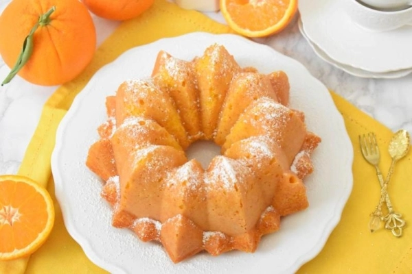 Włoskie ciasto marchewkowe „Camilla” z pomarańczami i migdałami